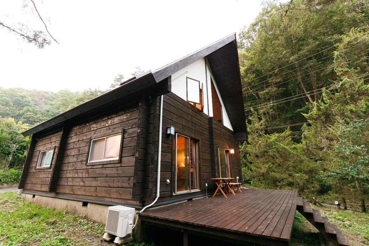 ログハウスせせらぎ Tsuru Exterior photo