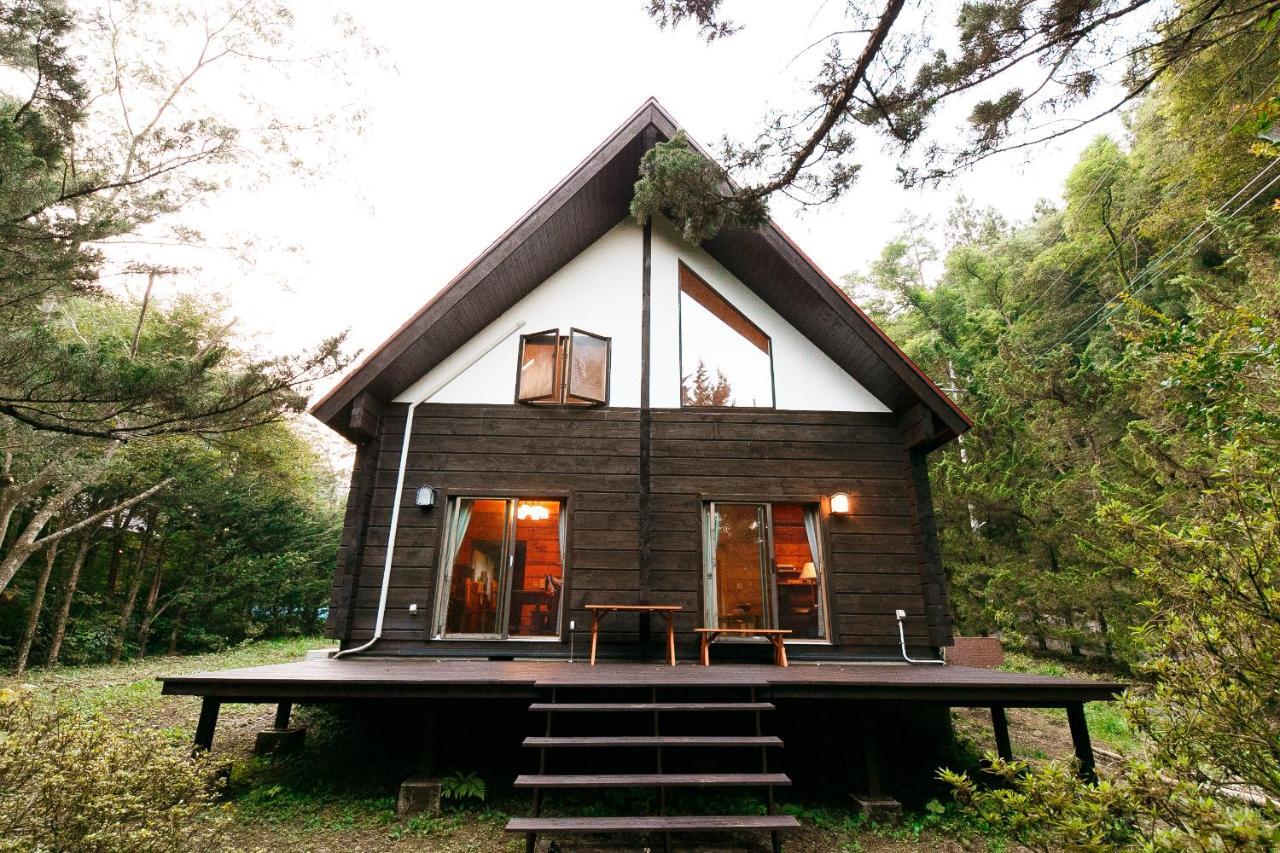 ログハウスせせらぎ Tsuru Exterior photo